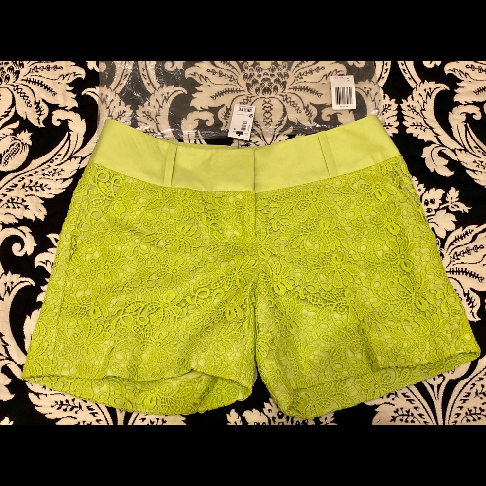 NWT, The Limited Drew Fit shorts, Sz 4